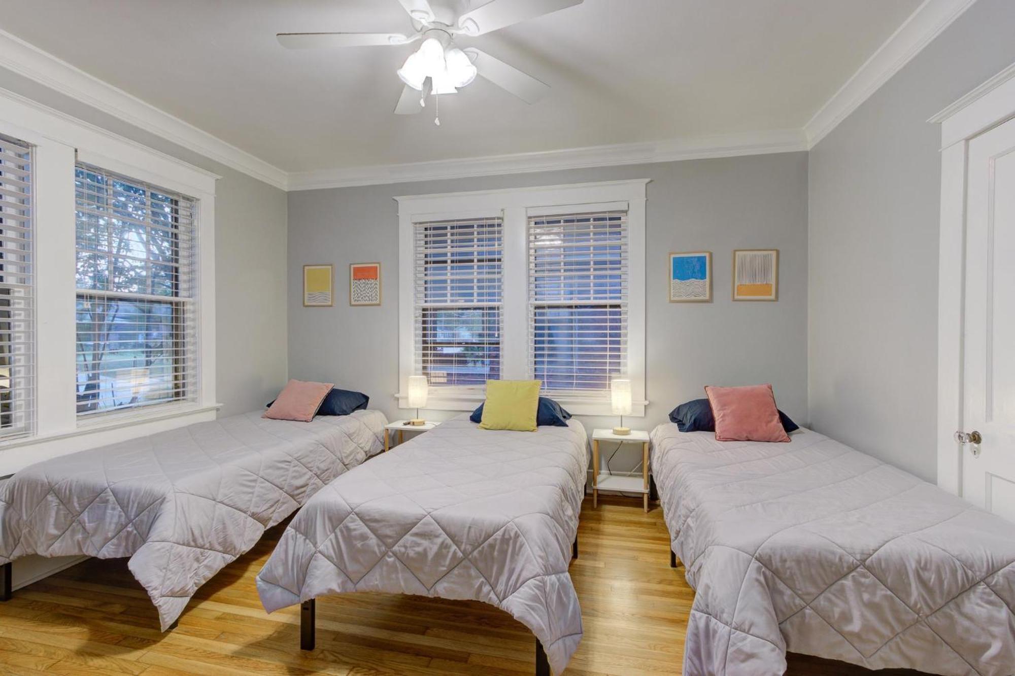Spacious Bungalow With 6 Beds, Games, And Fire Pit - Close To Beale Street, Bbq, Graceland, & Liberty Bowl 孟菲斯 外观 照片